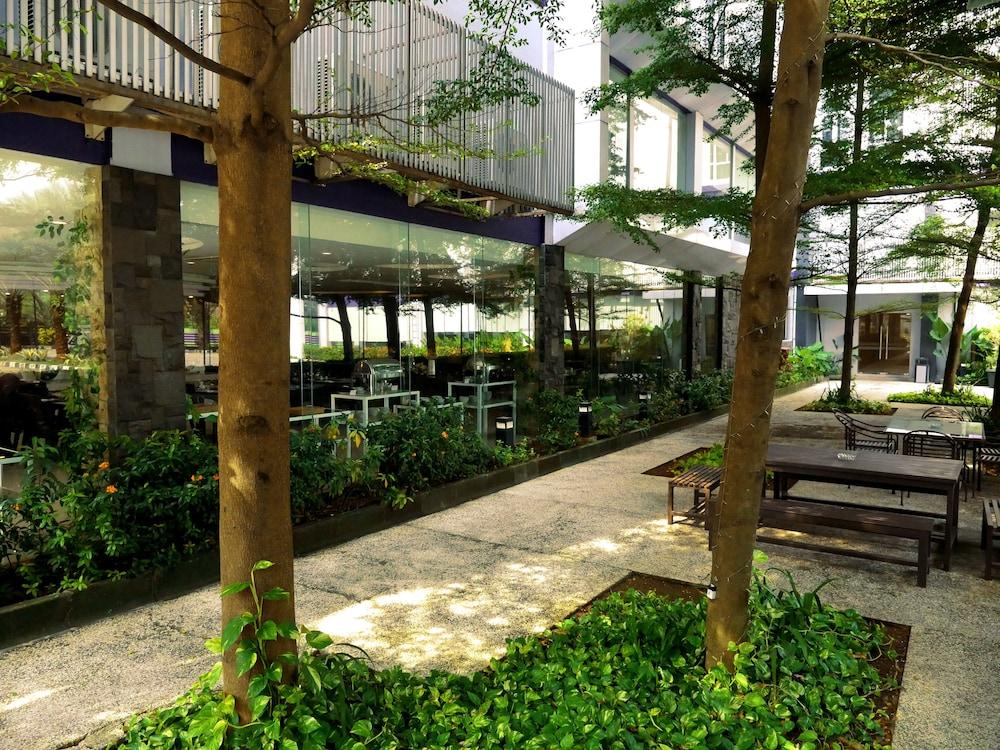 Yasmin Hotel Karawaci Tangerang Exteriör bild