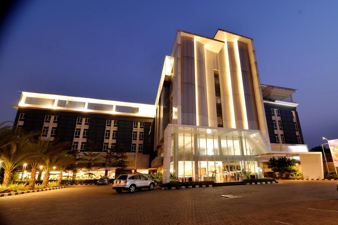 Yasmin Hotel Karawaci Tangerang Exteriör bild