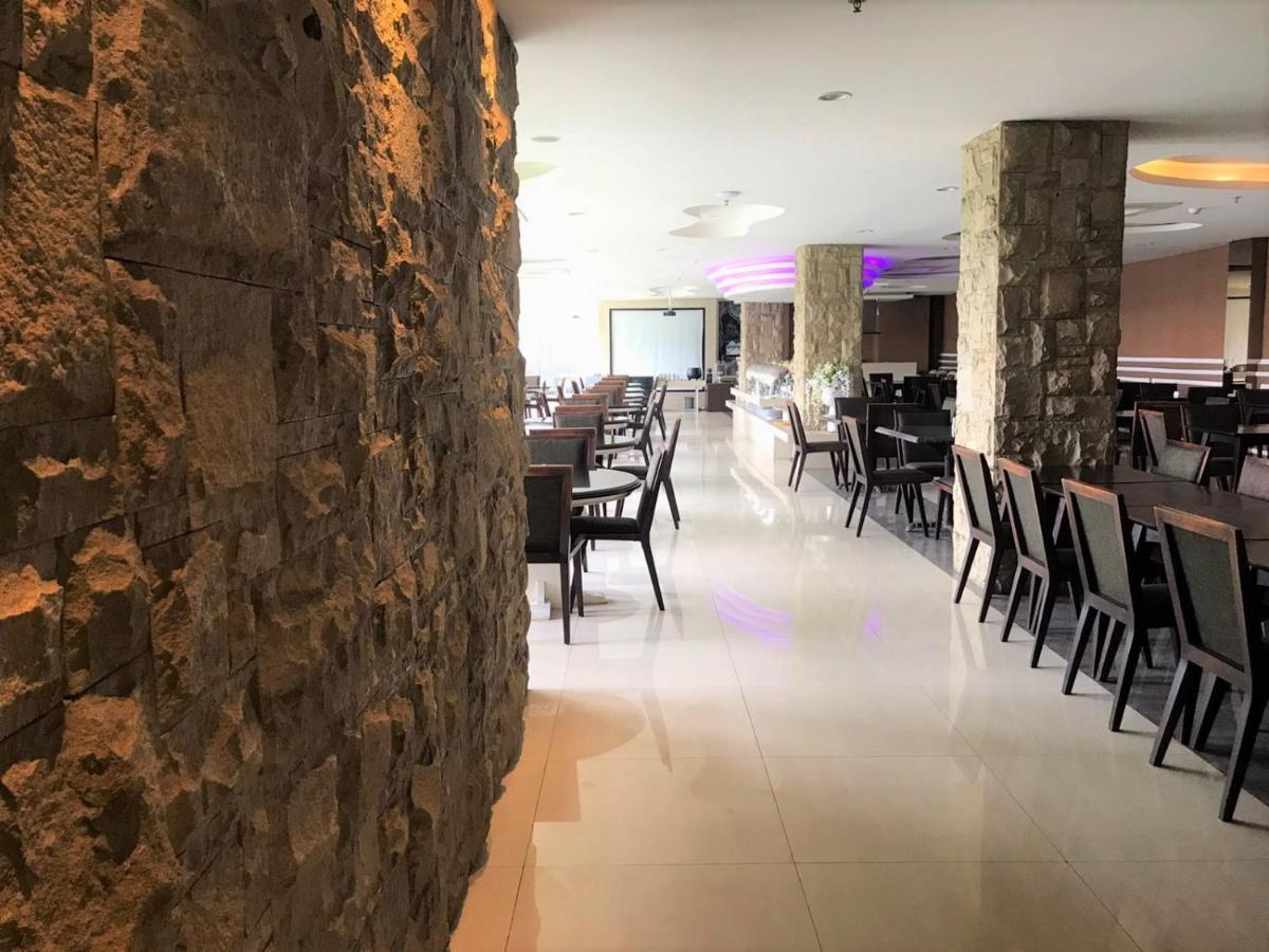 Yasmin Hotel Karawaci Tangerang Exteriör bild