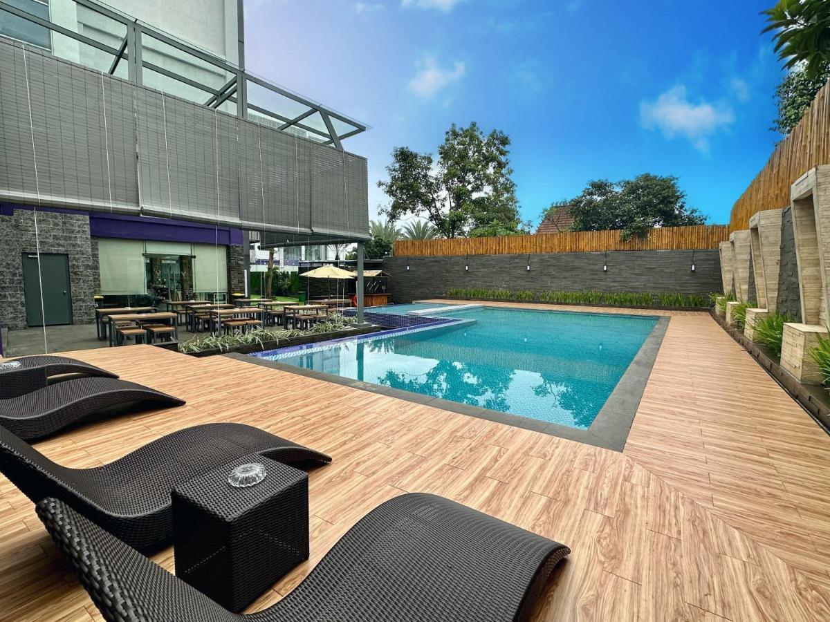 Yasmin Hotel Karawaci Tangerang Exteriör bild