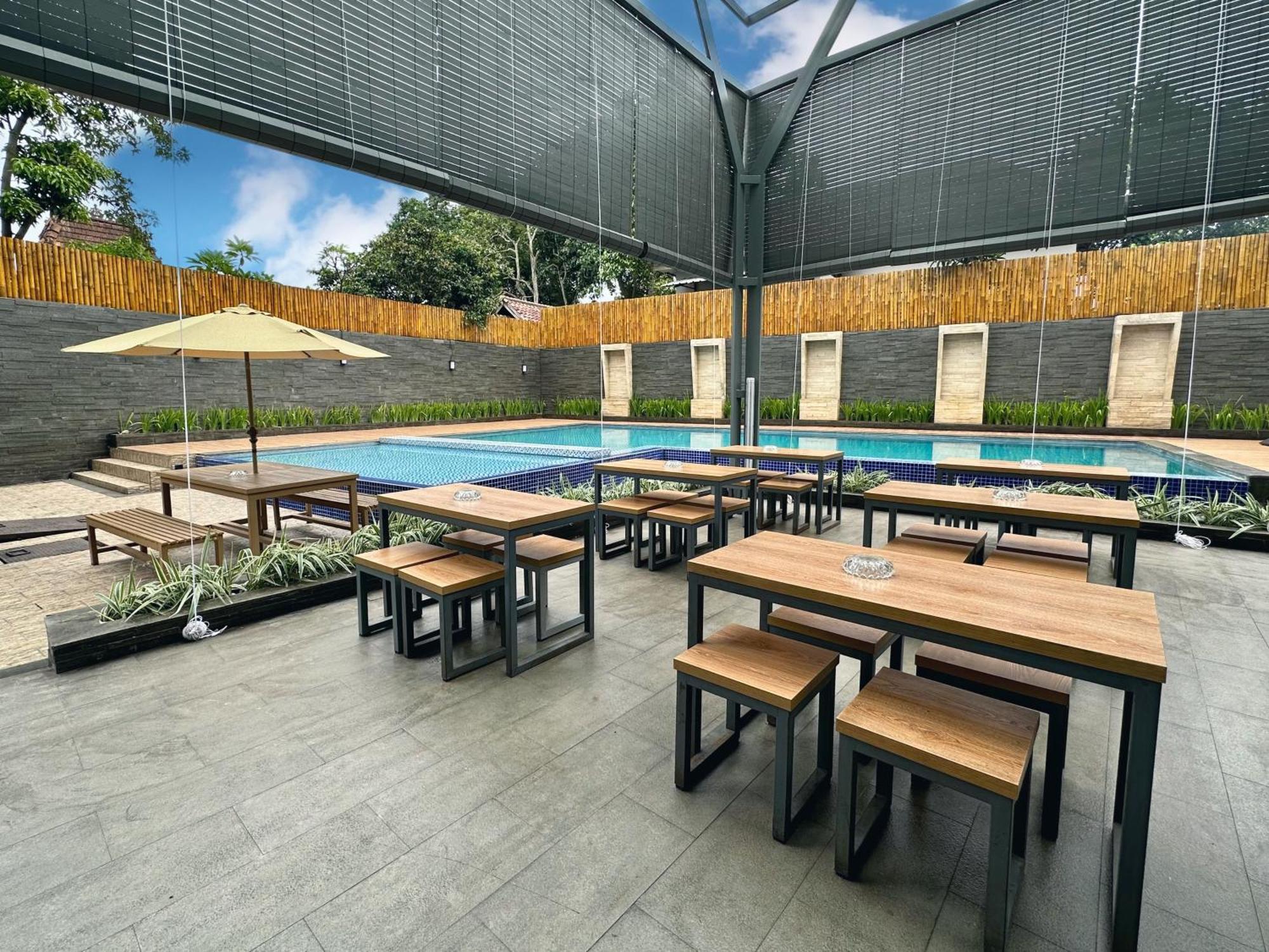 Yasmin Hotel Karawaci Tangerang Exteriör bild