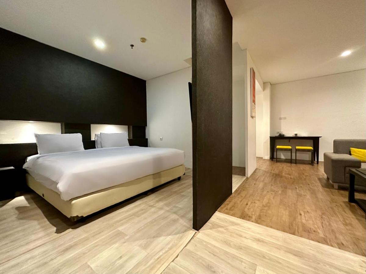 Yasmin Hotel Karawaci Tangerang Exteriör bild