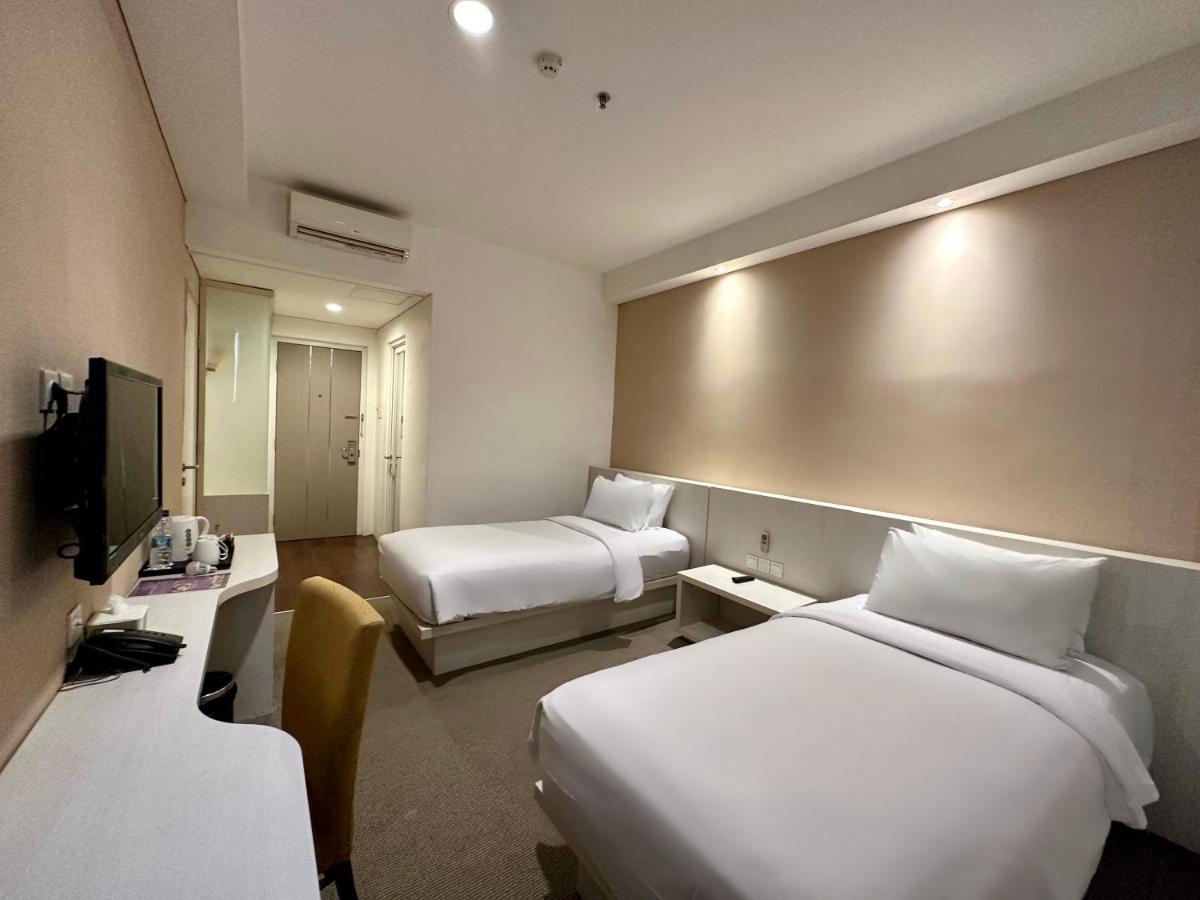 Yasmin Hotel Karawaci Tangerang Exteriör bild