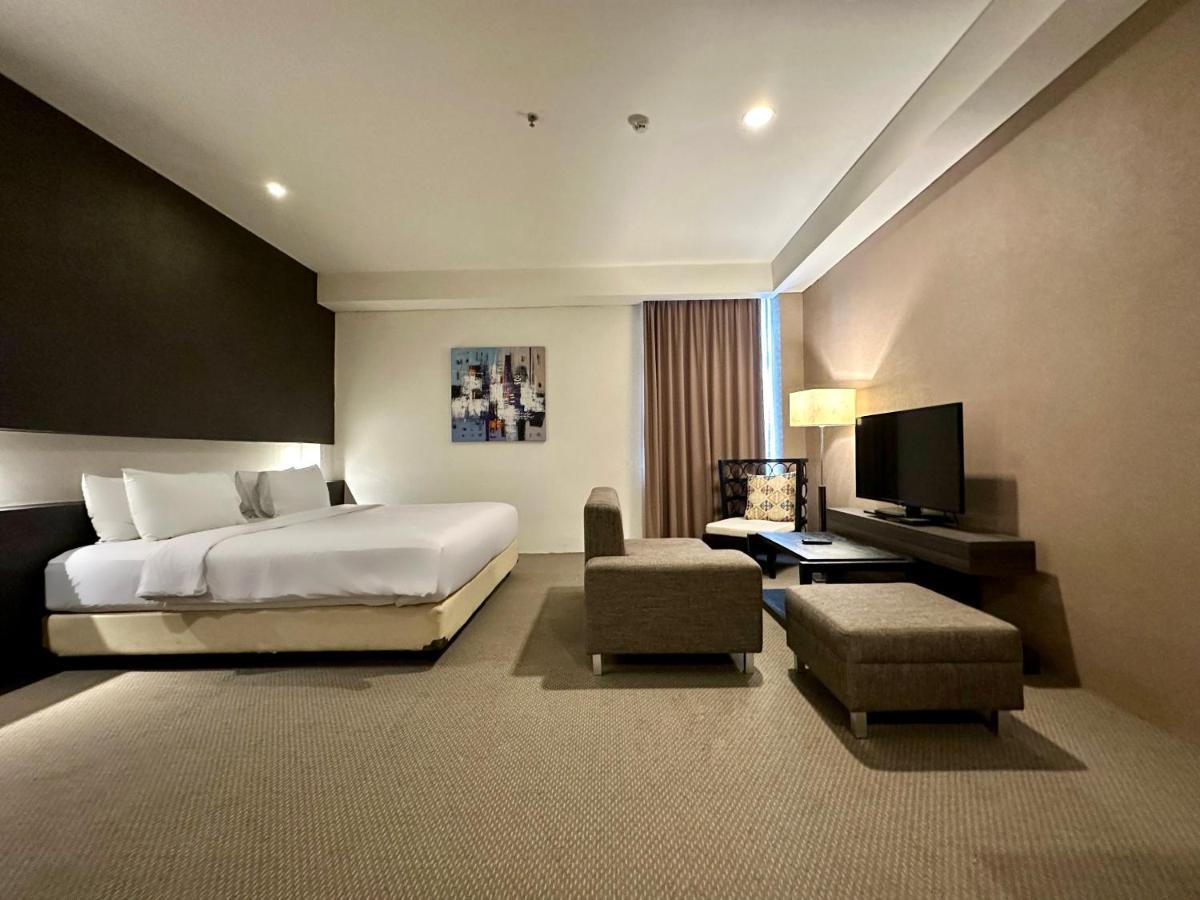 Yasmin Hotel Karawaci Tangerang Exteriör bild