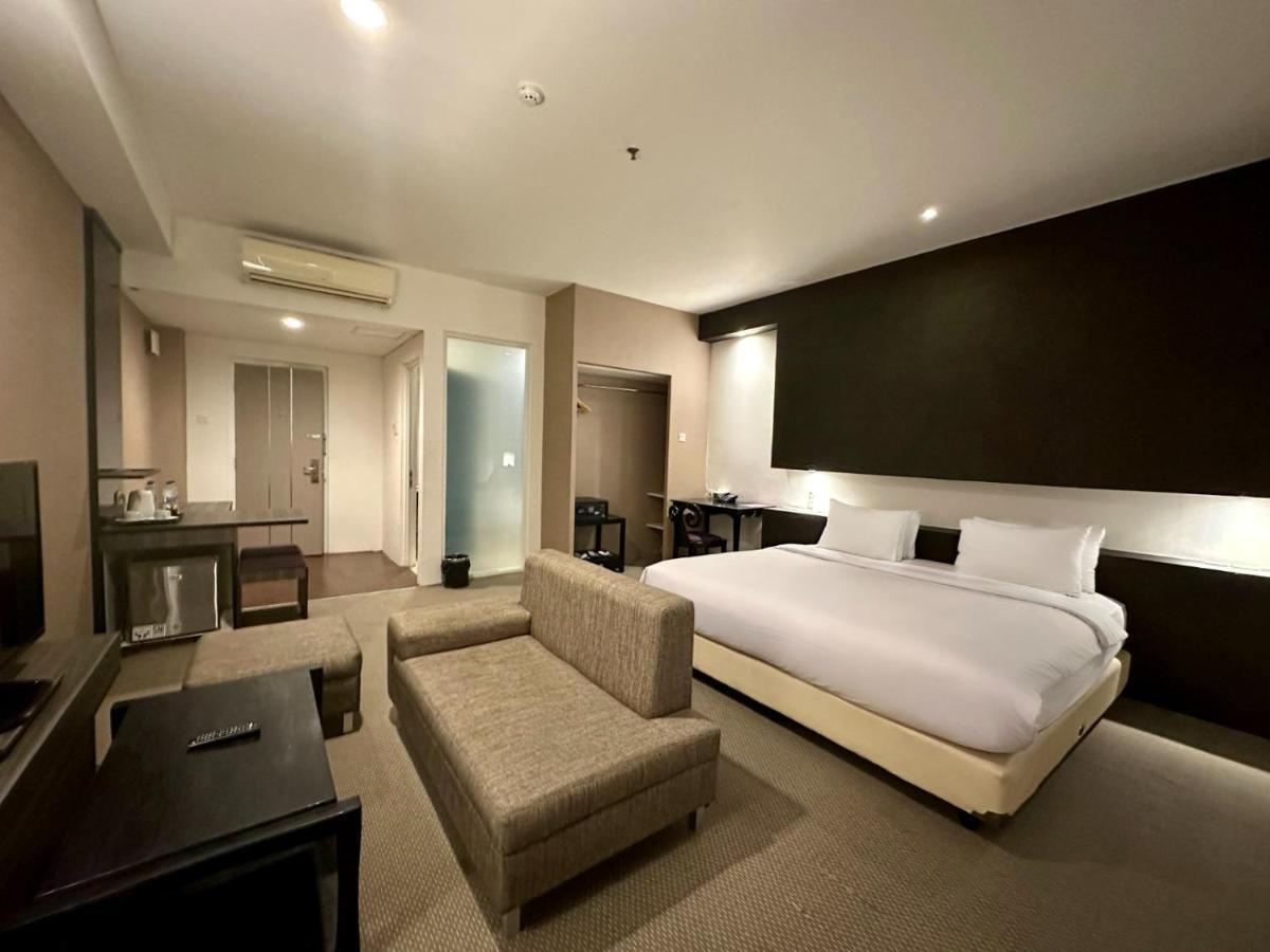 Yasmin Hotel Karawaci Tangerang Exteriör bild