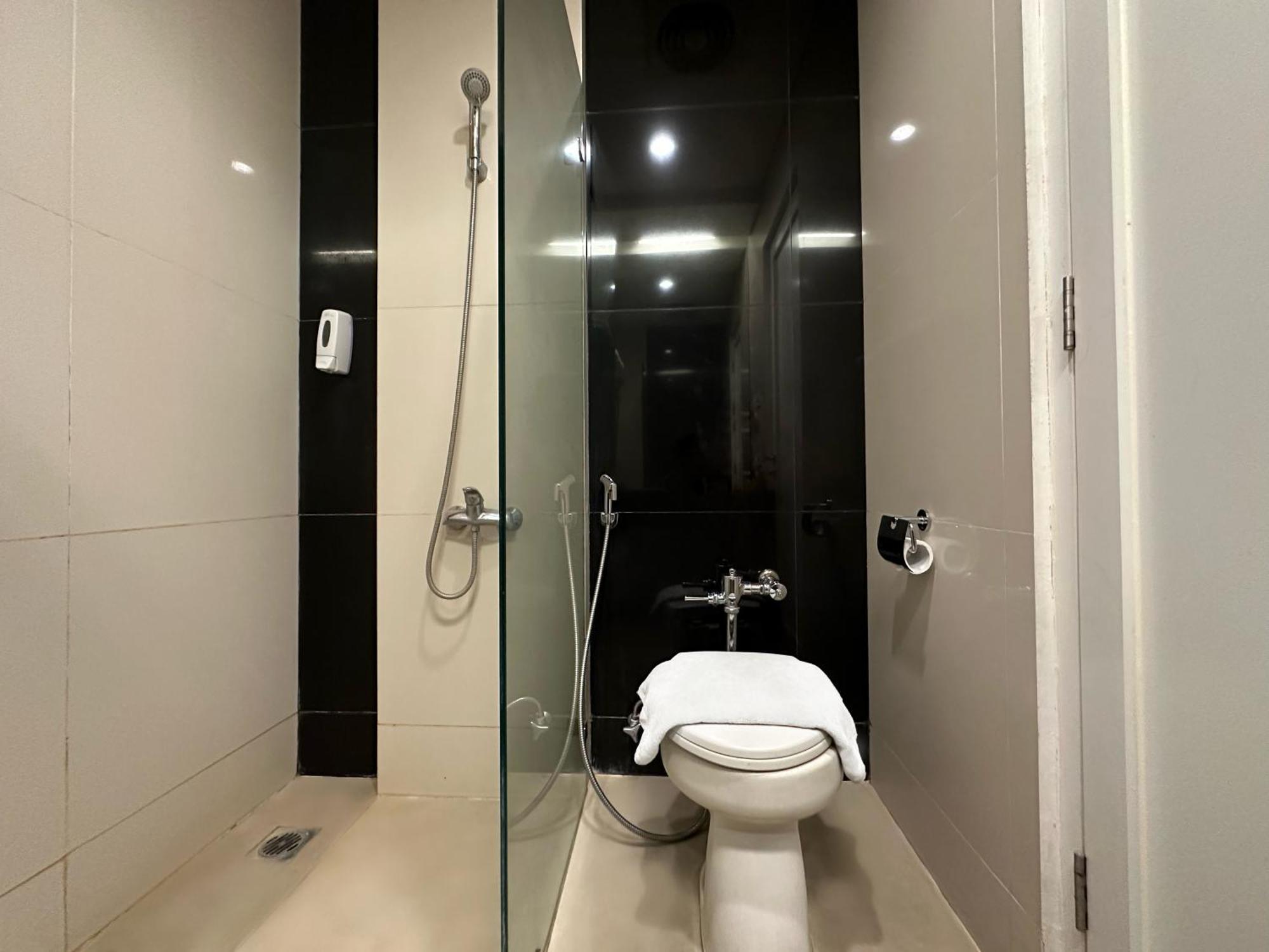 Yasmin Hotel Karawaci Tangerang Exteriör bild