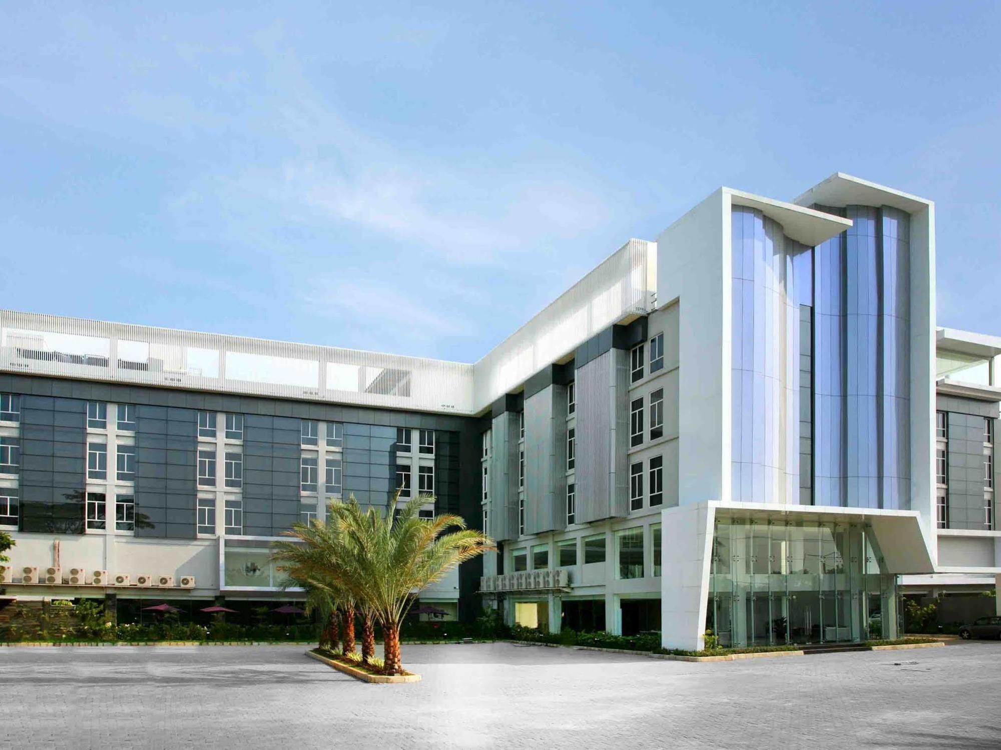 Yasmin Hotel Karawaci Tangerang Exteriör bild